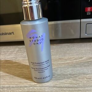 Studio One Heat Protectant Spray - Silver